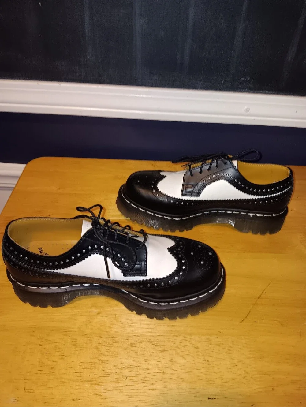 Dr. Martens Black & White Leather Brogue Oxfords Size 7m